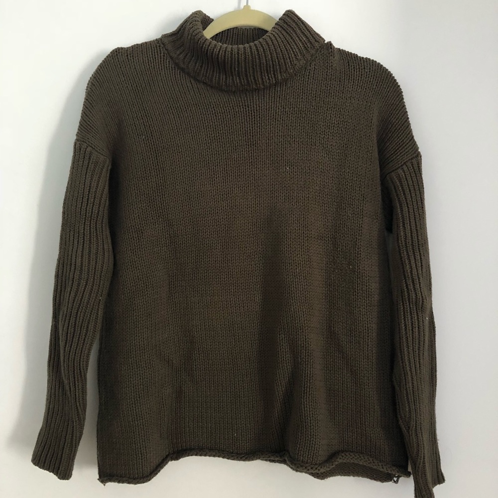 LF Mockneck Sweater